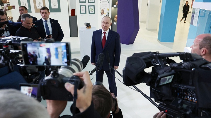 России важны прорывы в технологиях, спорте и искусстве, заявил Путин