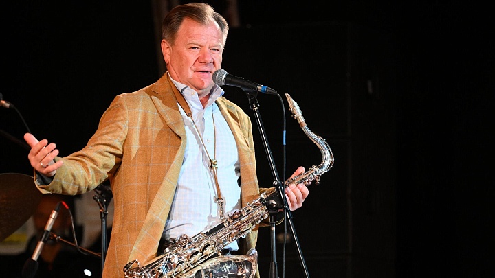 Артисты едут в Россию, несмотря на давление Запада, заявил Бутман