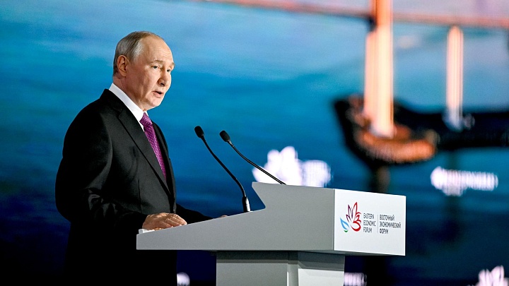 Путин: правительство и ЦБ успешно балансируют в сложных условиях